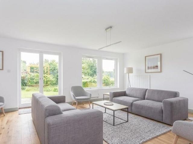 House for rent in Oxted, Hillview