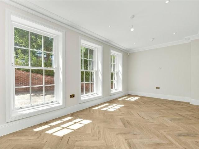 House for rent in Lower Green Esher, Blackhills