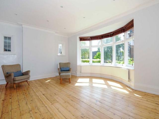 House for rent in Dartmouth Park, Greater London