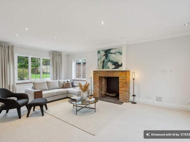 House for rent in Beaconsfield, Forty Green