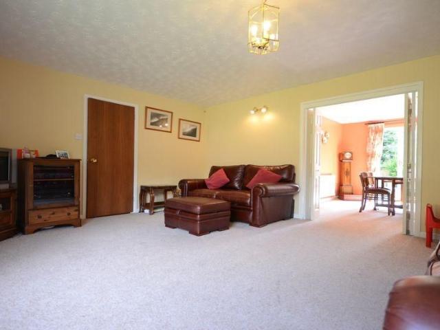House for rent in Purley on Thames, West Berkshire