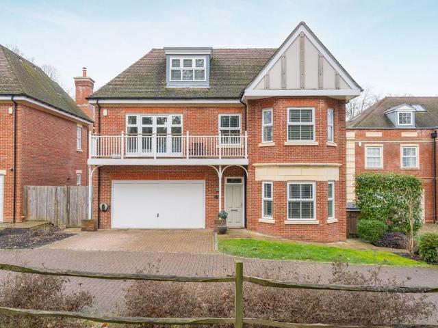 House for rent in Sunningdale