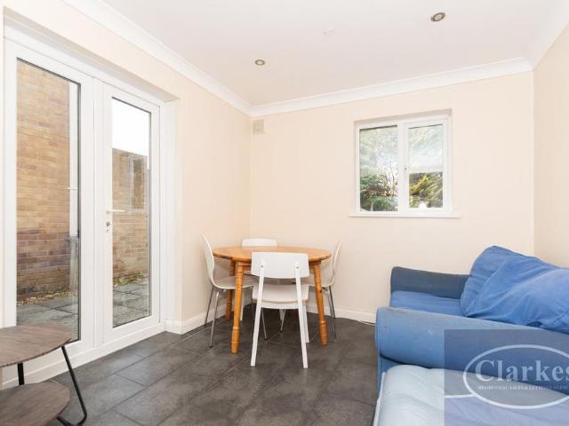 House for rent in Alder Hills, Poole
