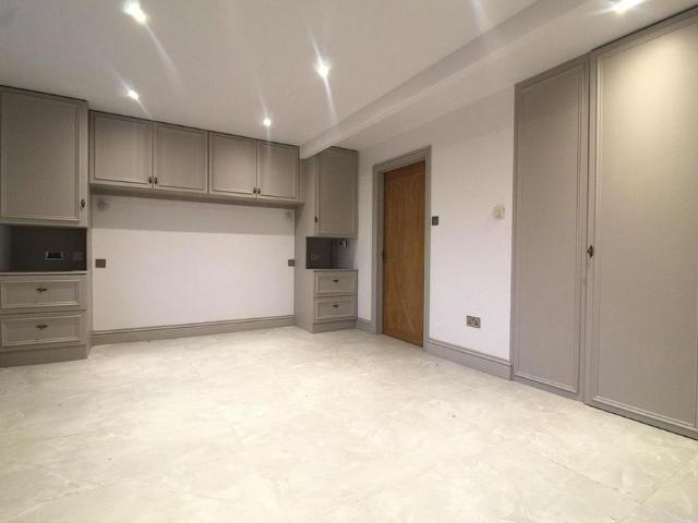 House for rent in Batchworth, Hertfordshire