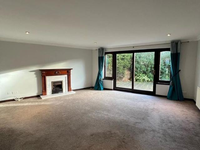House for rent in Dreghorn, Fairmilehead