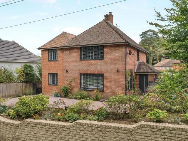 House for rent in Linchmere, Littlecote