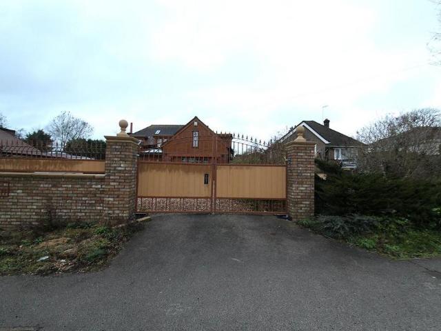 House for rent in Batchworth, Hertfordshire