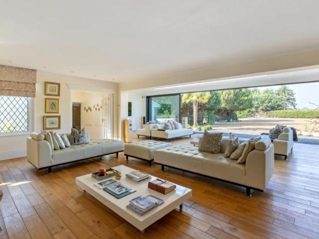 House for rent in Shreding Green, Iver Heath