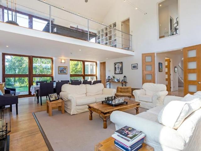 House for rent in Hustpierpoint, Mid Sussex