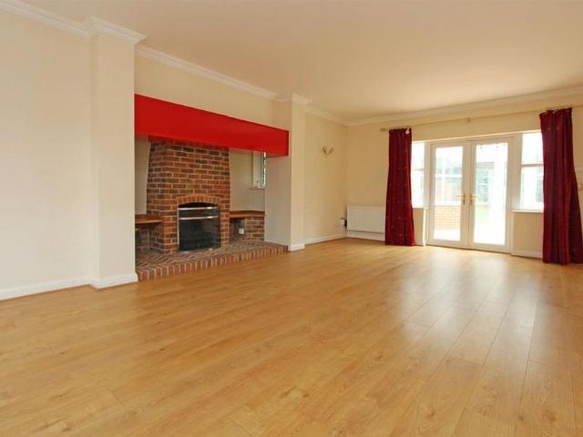 House for rent in Woodcote, Epsom