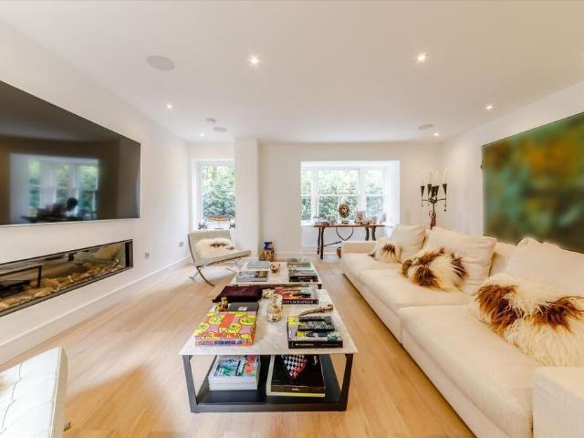 House for rent in Sunningdale
