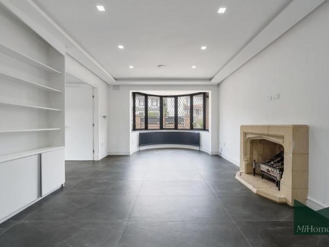 House for rent in New Southgate, Greater London