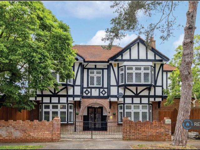 House for rent in Hatch End, Greater London