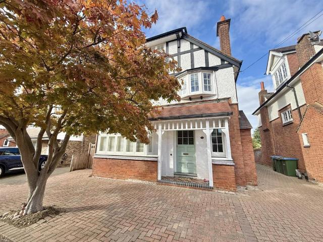 House for rent in Blackhills, Surrey