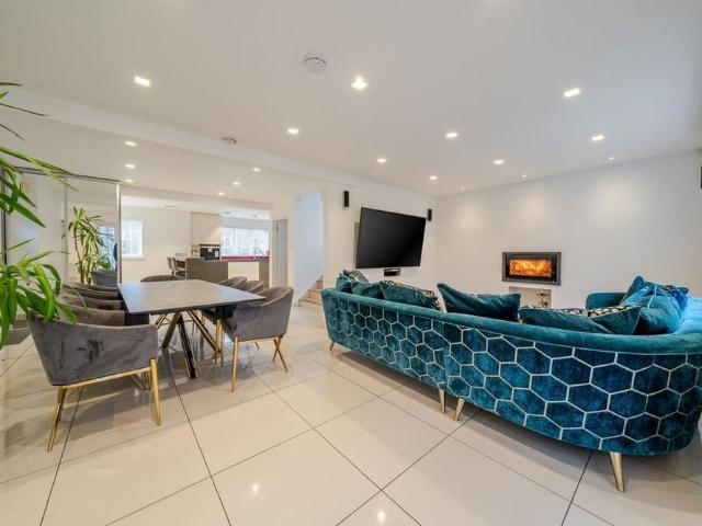 House for rent in Perryfields, West Sussex