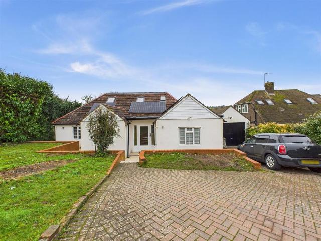 House for rent in Netherne-on-the-Hill, Red Hill