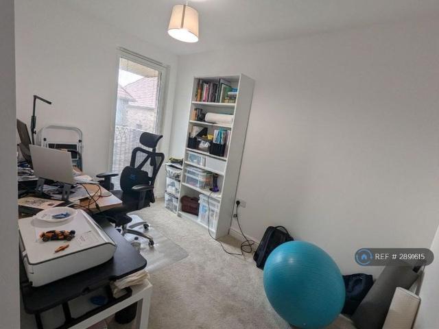 House for rent in Barton Park, The Slade