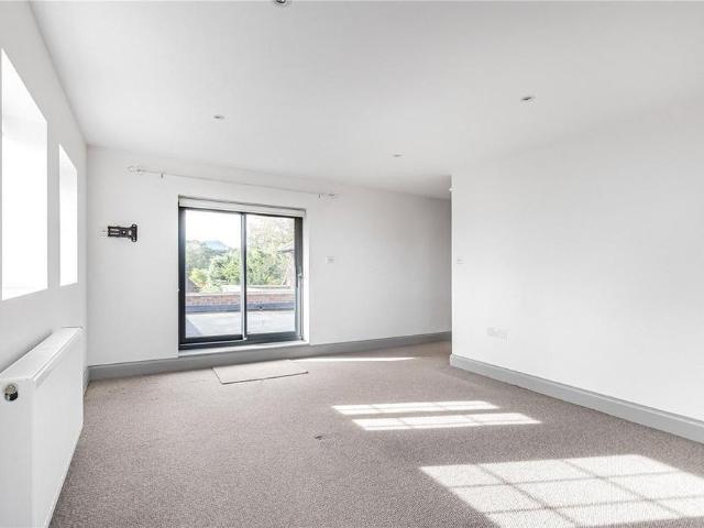 House for rent in Round Bush, Hertsmere