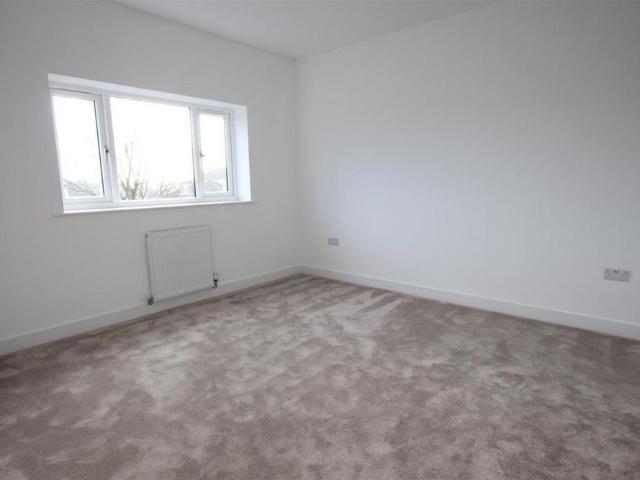 House for rent in Birkenshaw, Kirklees