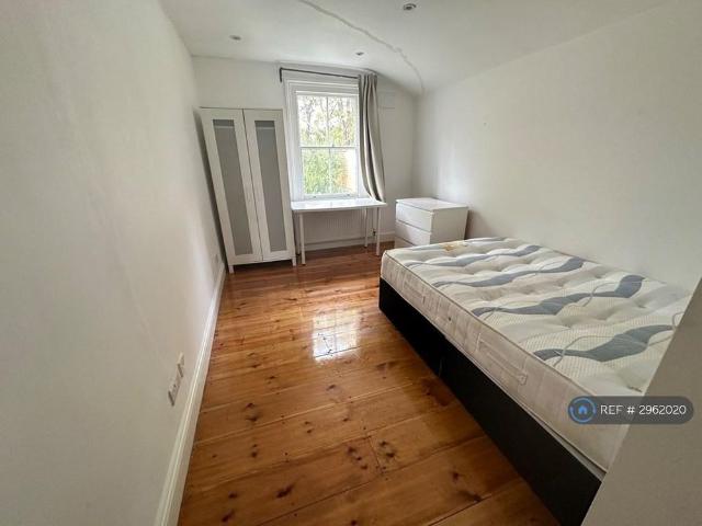 House for rent in Bellenden, Greater London