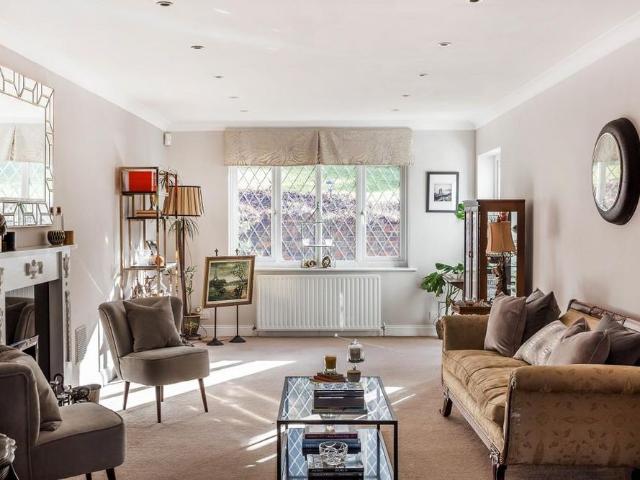House for rent in Caterham Valley, Hillview