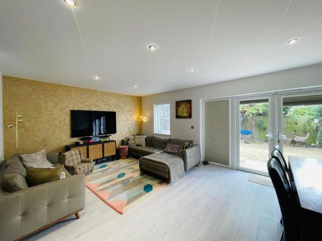 House for rent in Gants Hill, Greater London