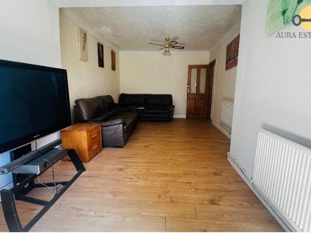 House for rent in Marsh Farm, Spring Park
