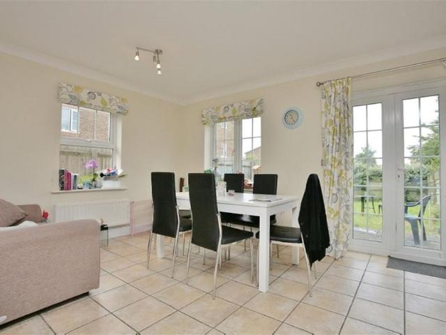 House for rent in Cowley Marsh, The Slade
