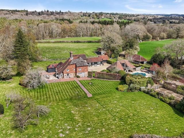House for rent in Perryfields, West Sussex