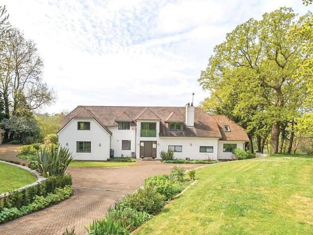 House for rent in East Hill, The Butts