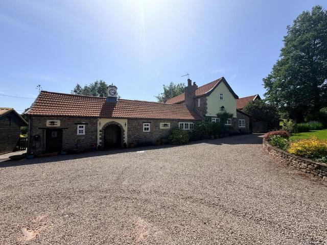 House for rent in Llancayo, Wales