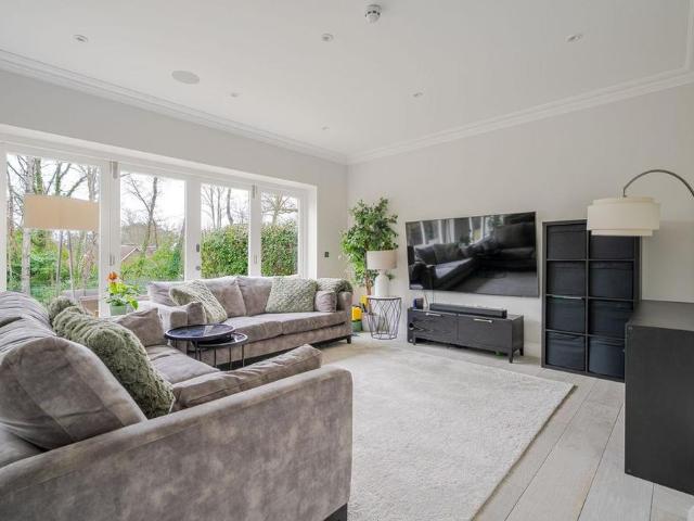 House for rent in Sunningdale