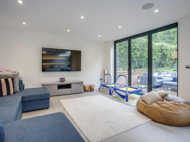 House for rent in Chalfont St. Peter, Denham