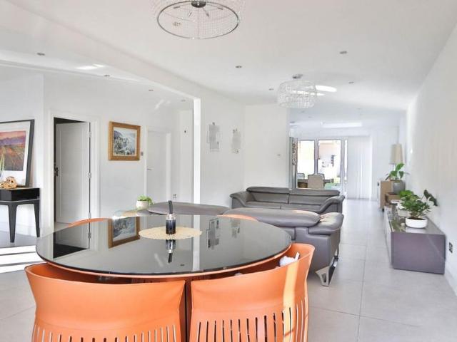 House for rent in Royal Borough of Kingston upon Thames, Greater London