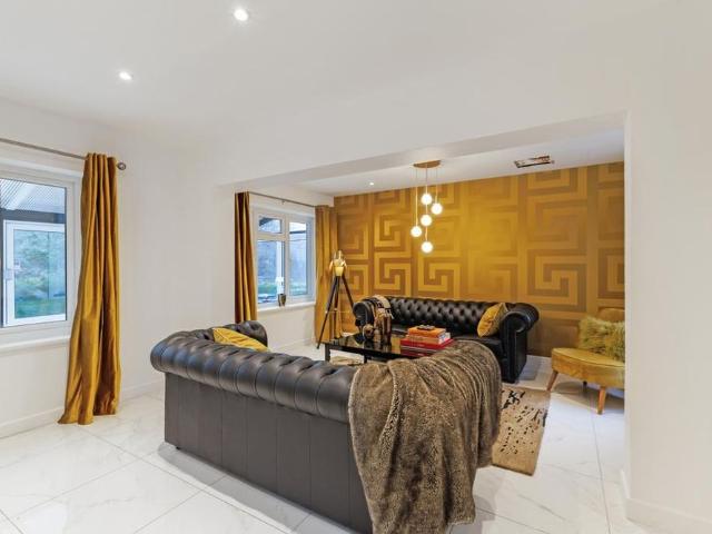 House for rent in Caterham Valley, Tandridge