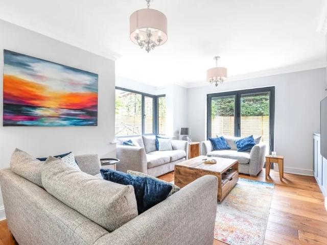 House for rent in Stoke D'Abernon, Blackhills
