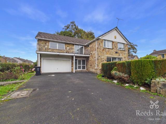House for rent in Rastrick, Calderdale