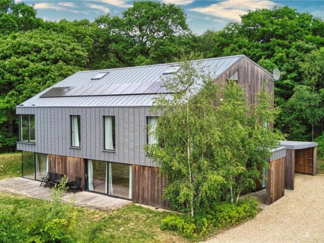 House for rent in Heath And Reach, Bedfordshire