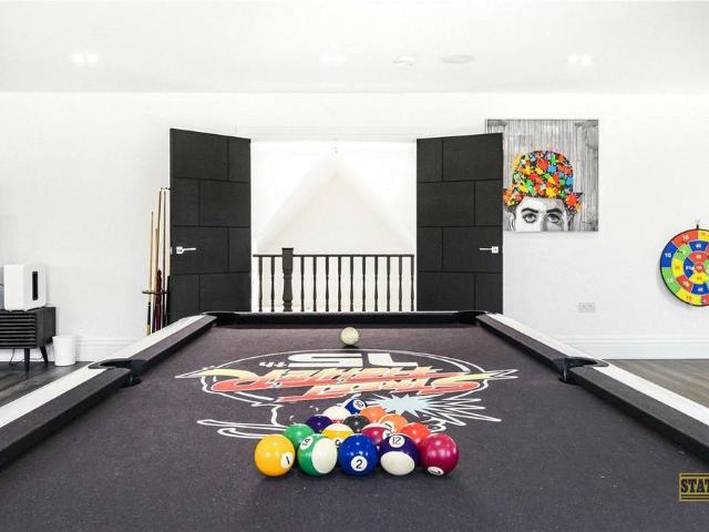House for rent in Hadley Wood, Greater London