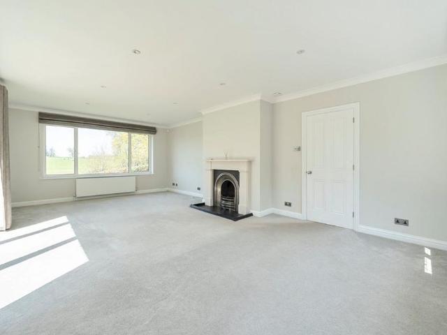House for rent in Denham, Gerrards Cross and Chalfonts Community Board, Gerrards Cross