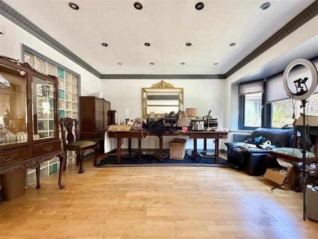 House for rent in The Hale, Mill Hill