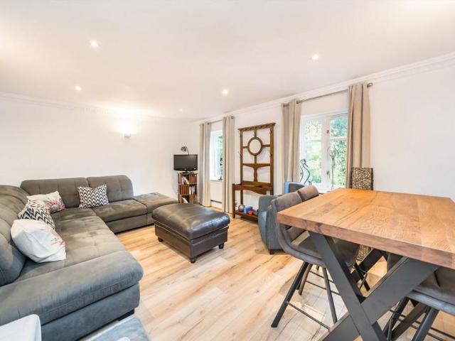 House for rent in Weybridge, Elmbridge