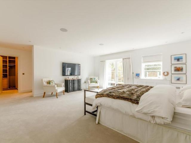 House for rent in Sunningdale