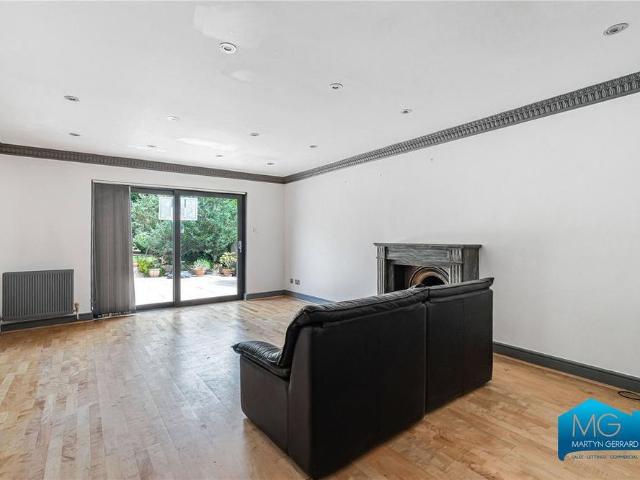 House for rent in Mill Hill, Greater London