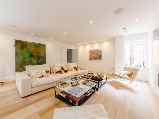 House for rent in Sunningdale