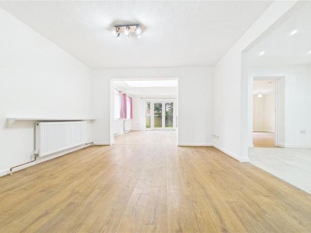 House for rent in Holybrook, West Berkshire