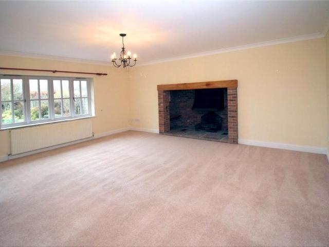 House for rent in West Hoathly, Perryfields