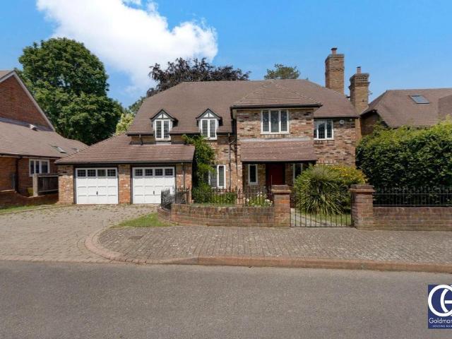 House for rent in Hadley Wood, Greater London