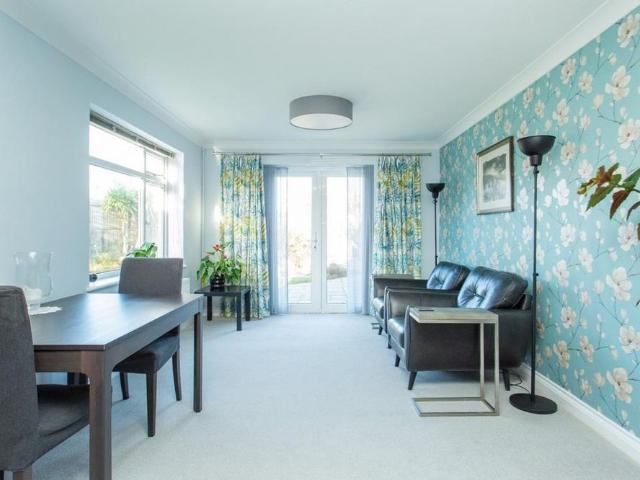 House for rent in Hampton, The Bridge