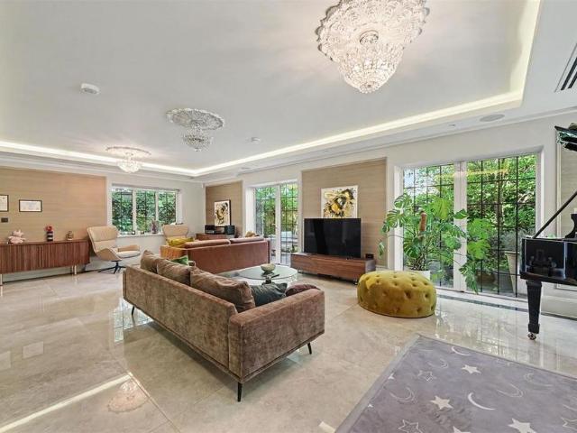 House for rent in Golders Green, Greater London